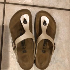 Birkenstock gizeh sandal size 39 cream color